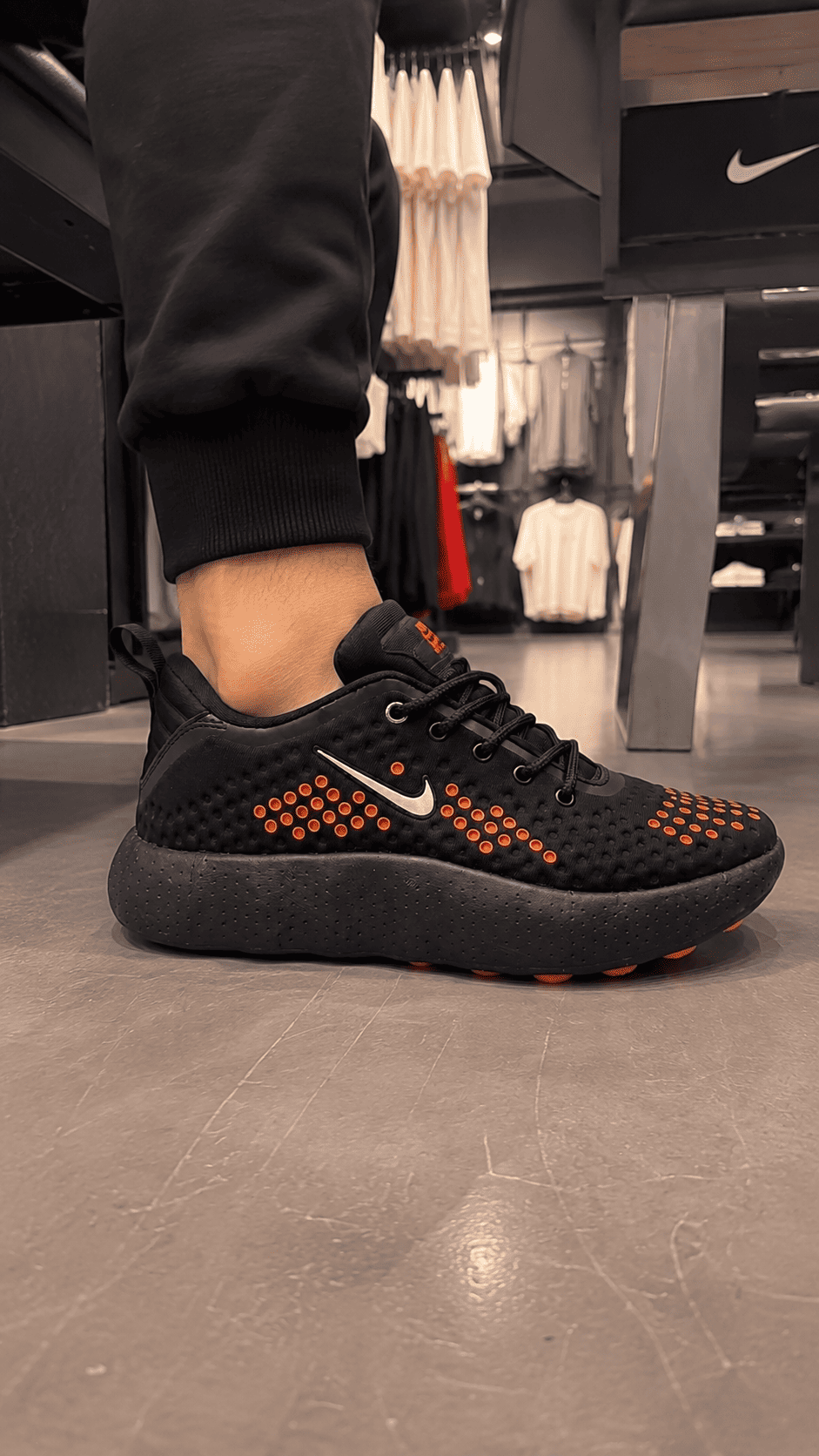 files/magnific_photo-a-black-nike-sneake_CHv7FwoEEy_1.png
